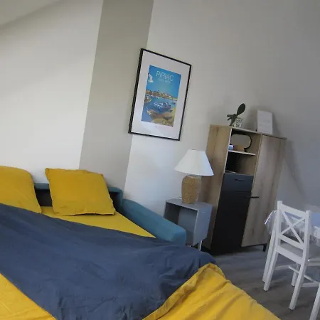Proche De La Et Du Centre-bourg Apartament *